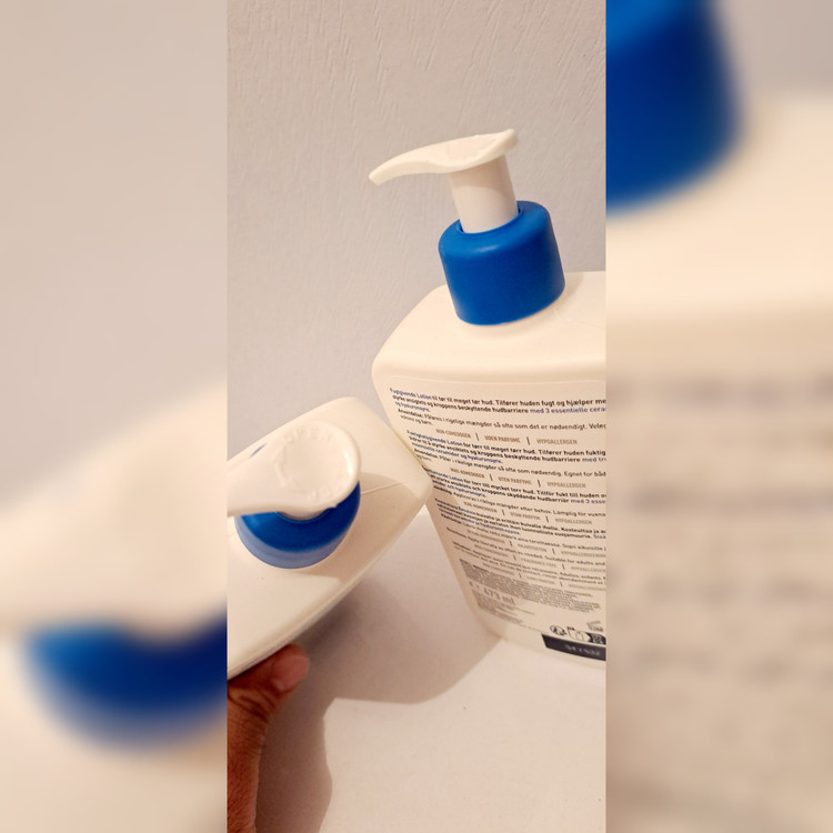خریدآبرسان سراویhydrating cleanser