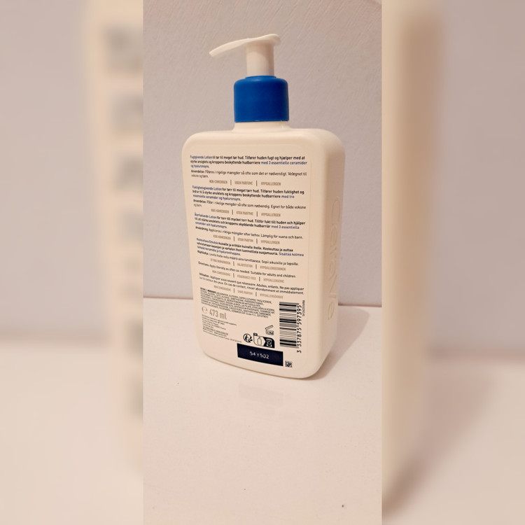 خریدآبرسان سراویhydrating cleanser