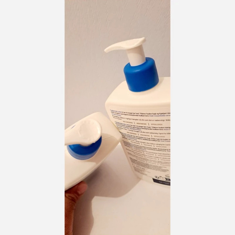 ژل شستشو و ابرسان سراوی hydratingcleanser