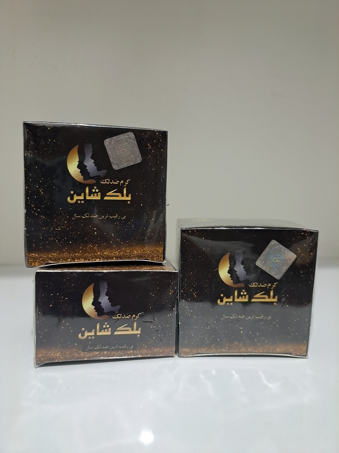 کرم ضد لک و روشن‌کننده بلک شاین
